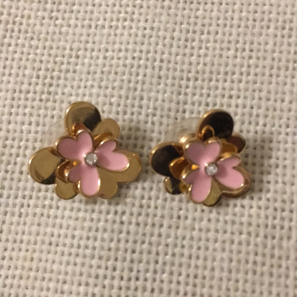 Kate Spade pansy stud earrings.